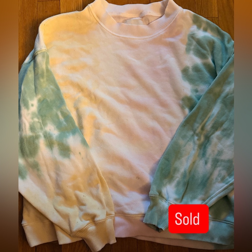 American Eagle Outfitters White Pullover with Soft Fleece Lining